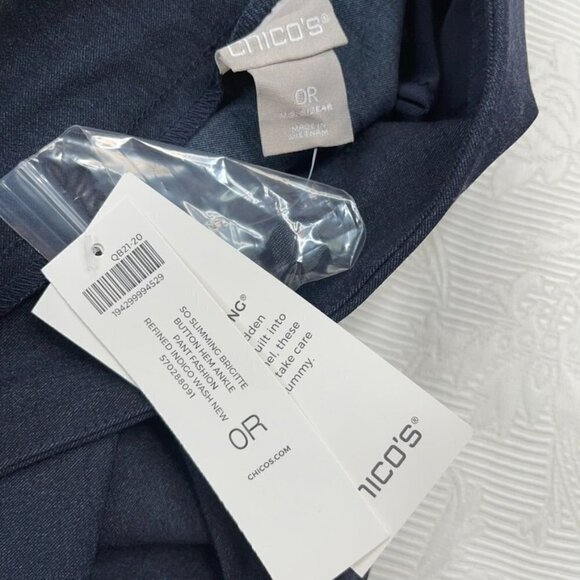 NEW Chico's SIZE 0 (US 4) Brigitte So Slimming Navy Slim Leg Button-Ankle Pants - Picture 7 of 8